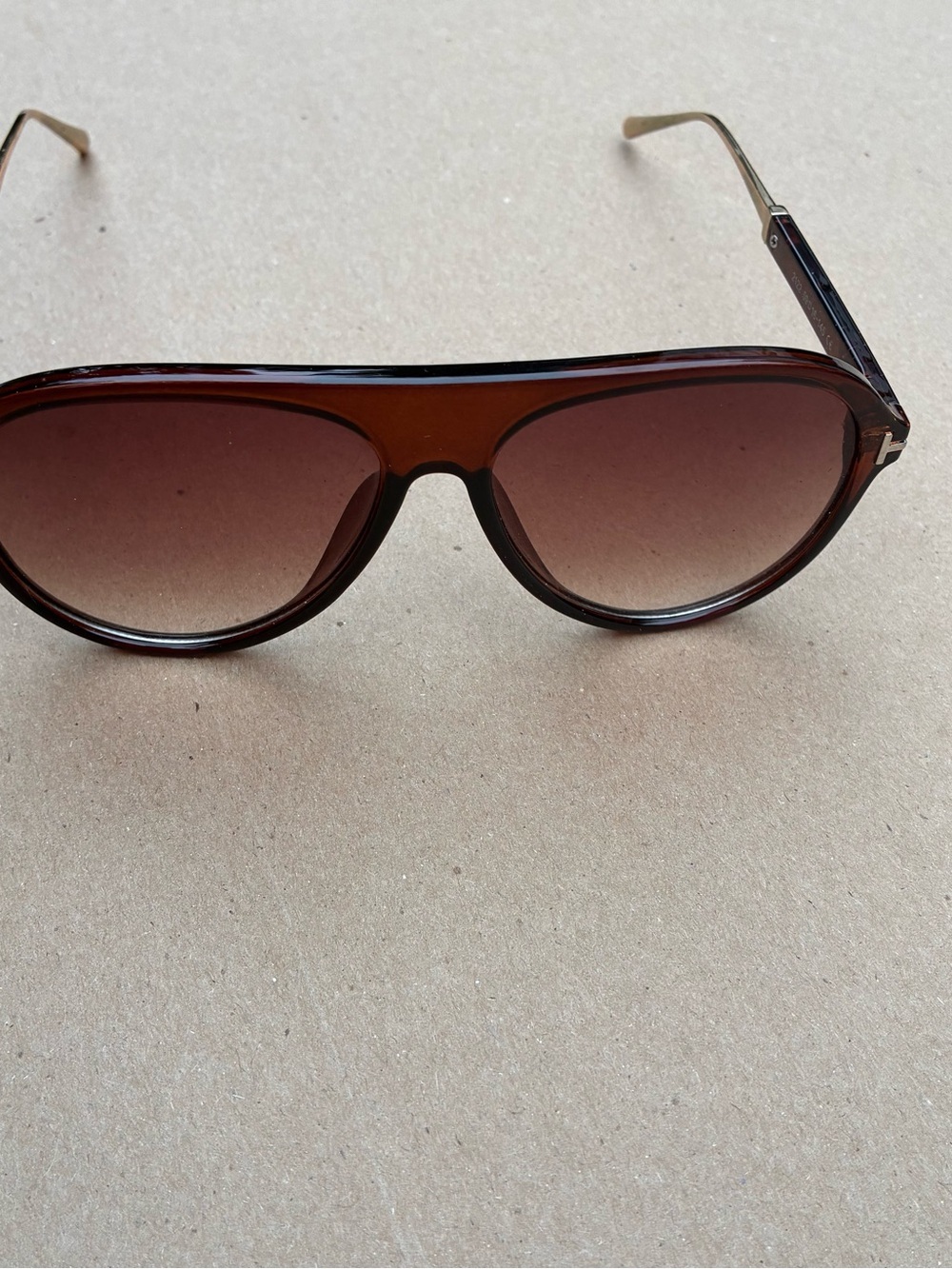 Women’s Brown Gradient Aviator Sunglasses